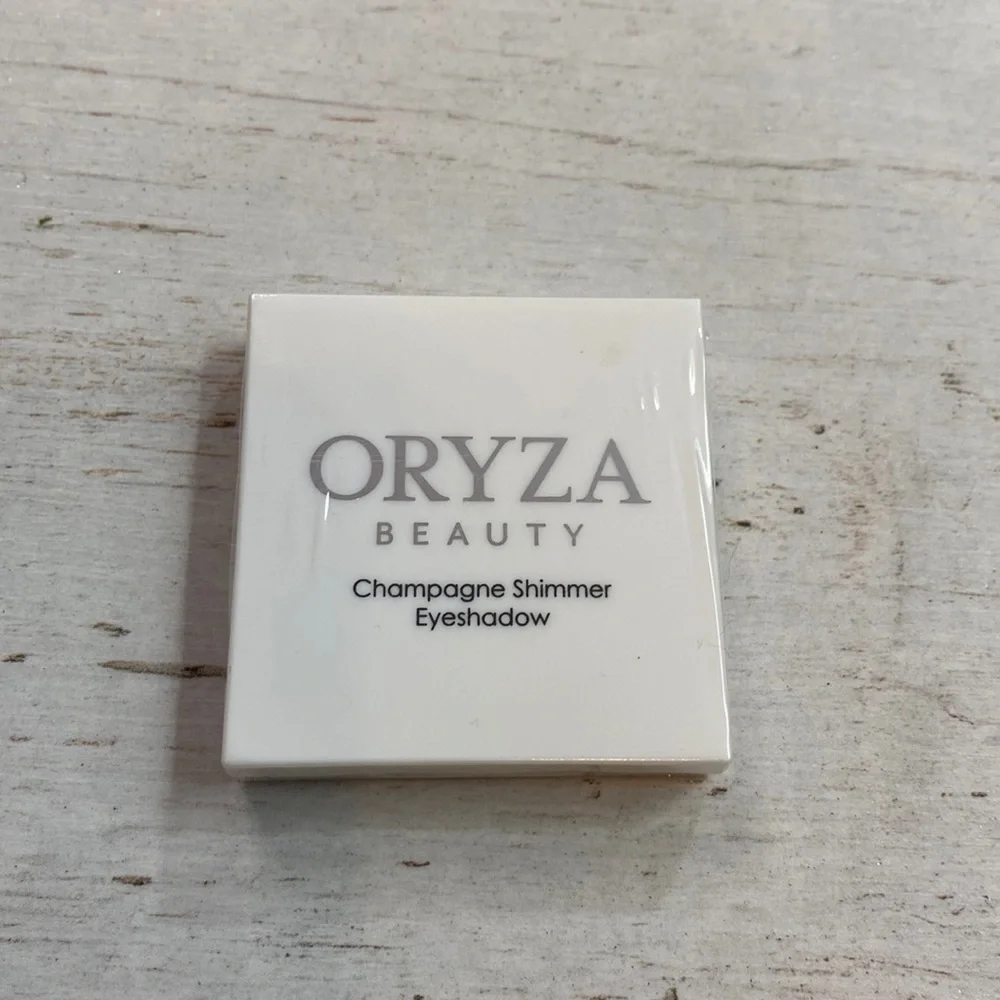 Oryza Beauty Champagne Shimmer Eyeshadow Palette